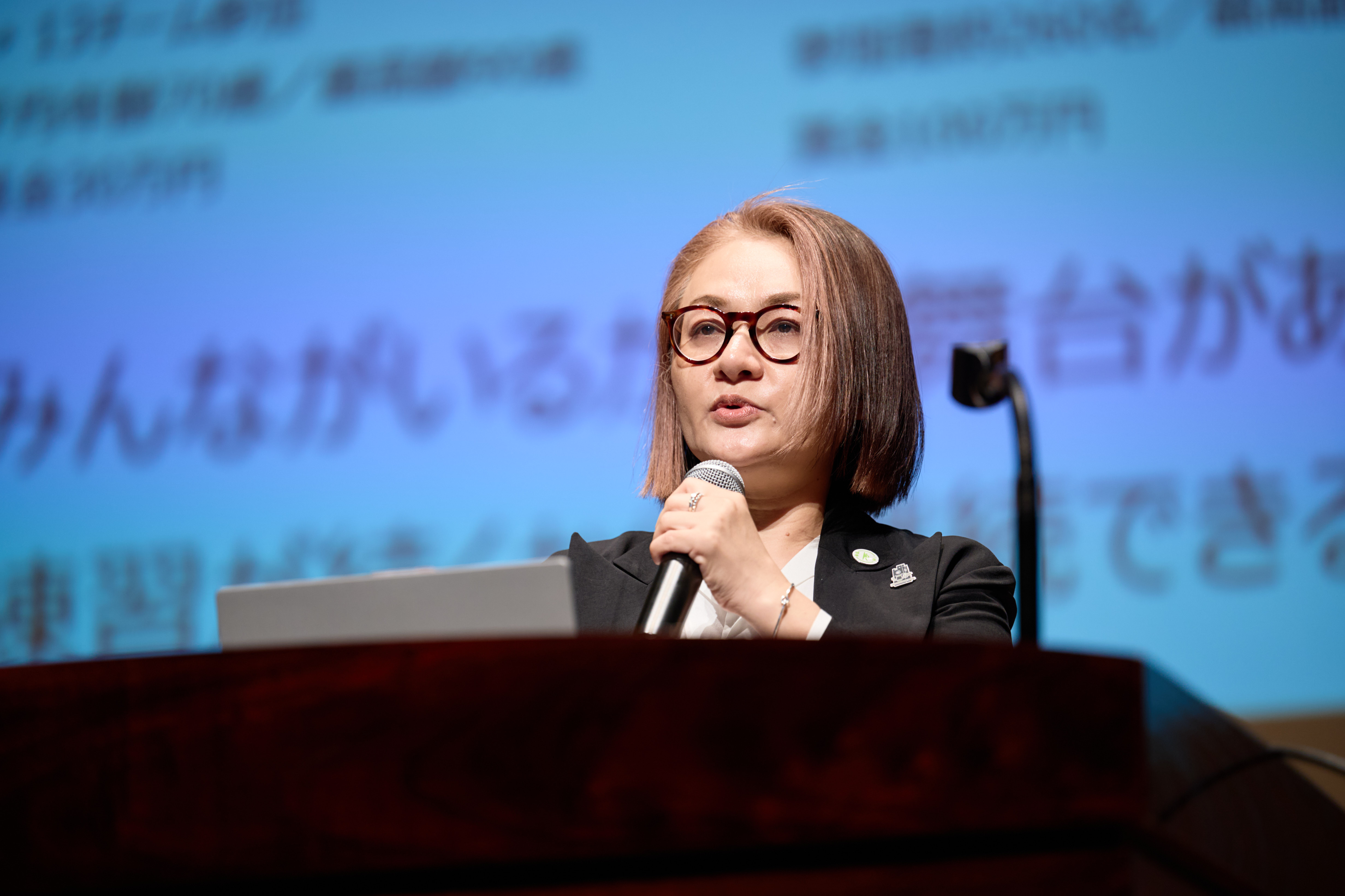 宮﨑敦子氏による研究結果発表の様子